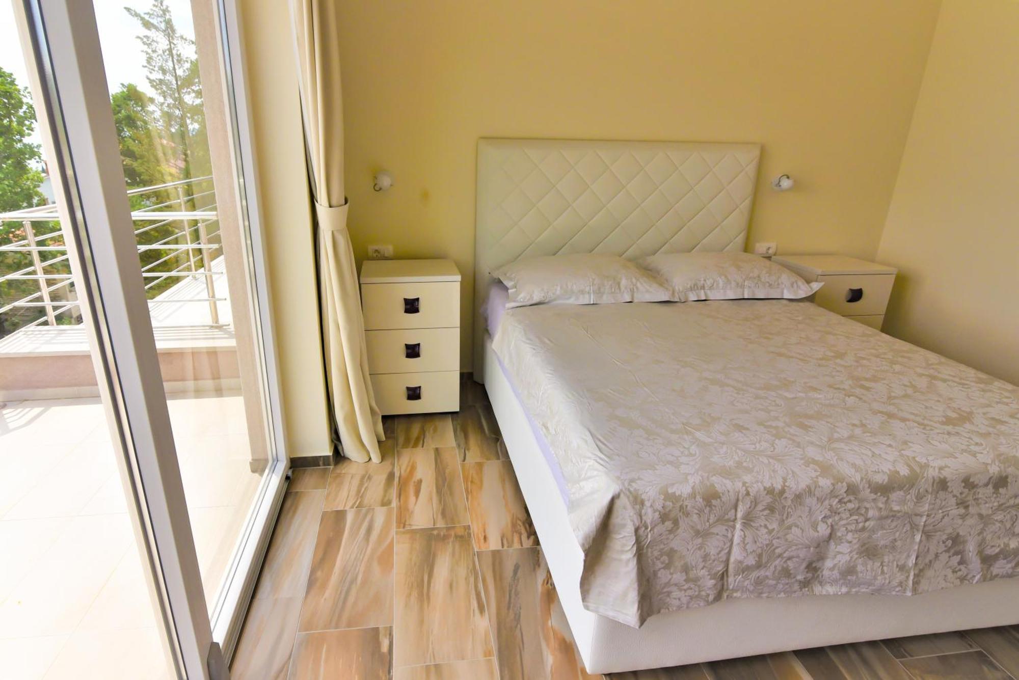Guest House Manuela Опатия Екстериор снимка